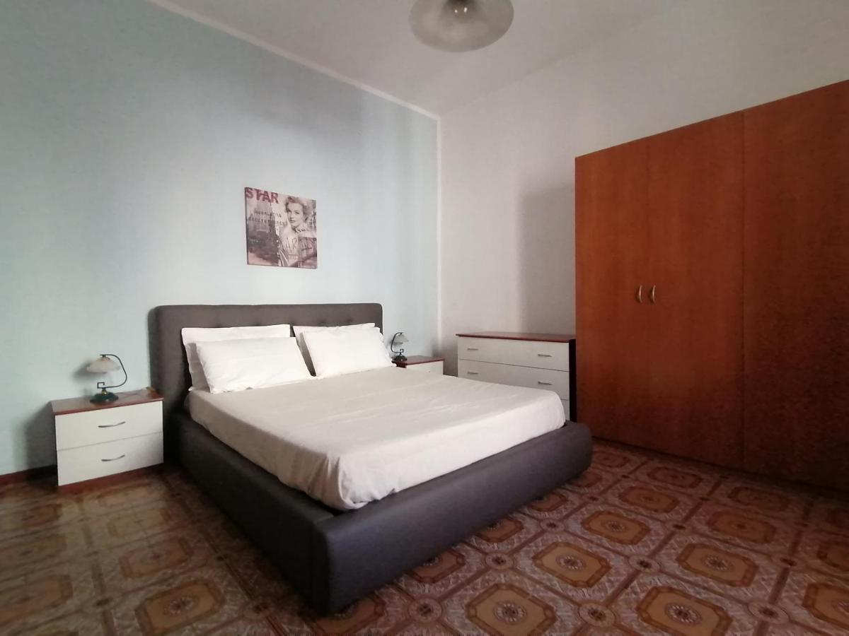 Due Finestre Sul Cortile Hotel โนวีลิกูเร ภายนอก รูปภาพ