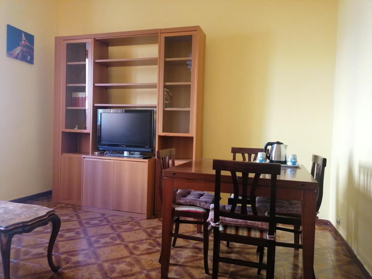 Due Finestre Sul Cortile Hotel โนวีลิกูเร ภายนอก รูปภาพ