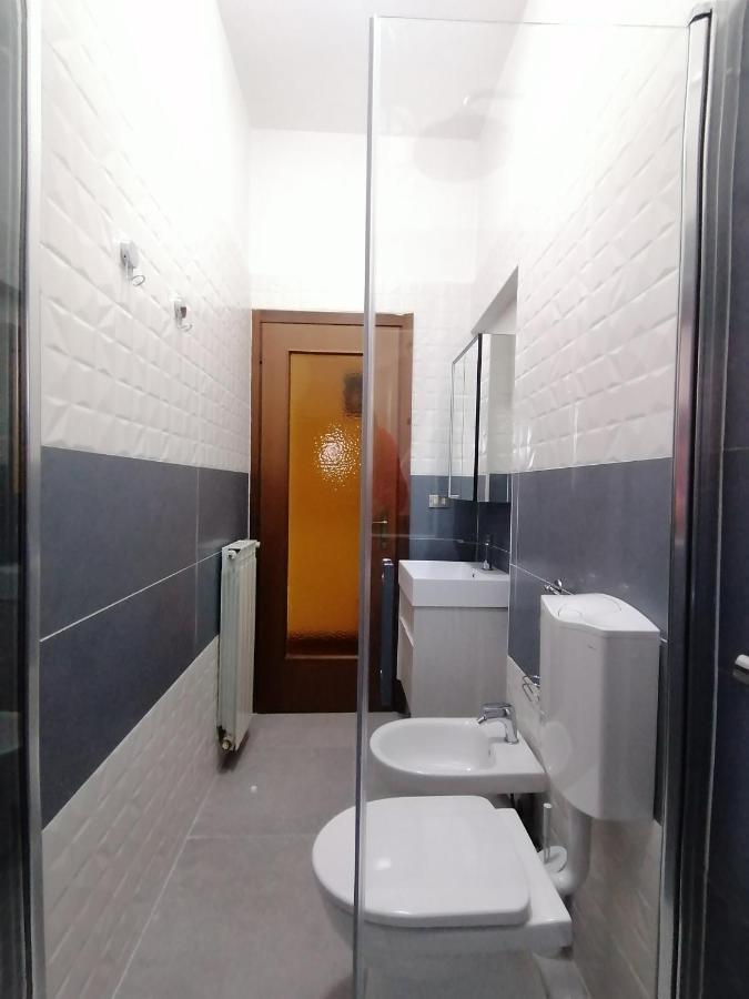 Due Finestre Sul Cortile Hotel โนวีลิกูเร ภายนอก รูปภาพ